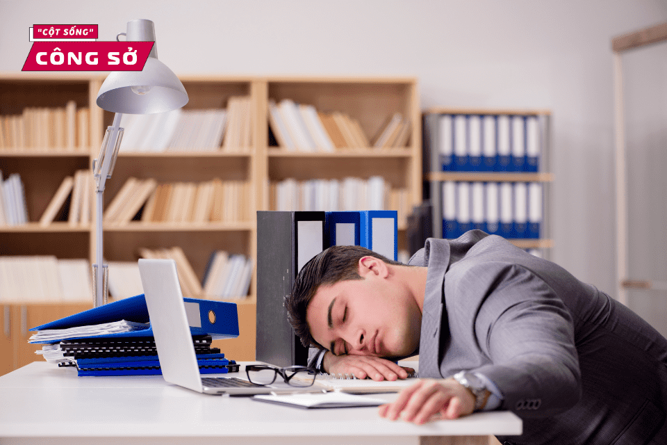 Ngủ trưa dậy mệt mỏi, nhân viên văn phòng làm thế nào để không ảnh hưởng tới công việc?